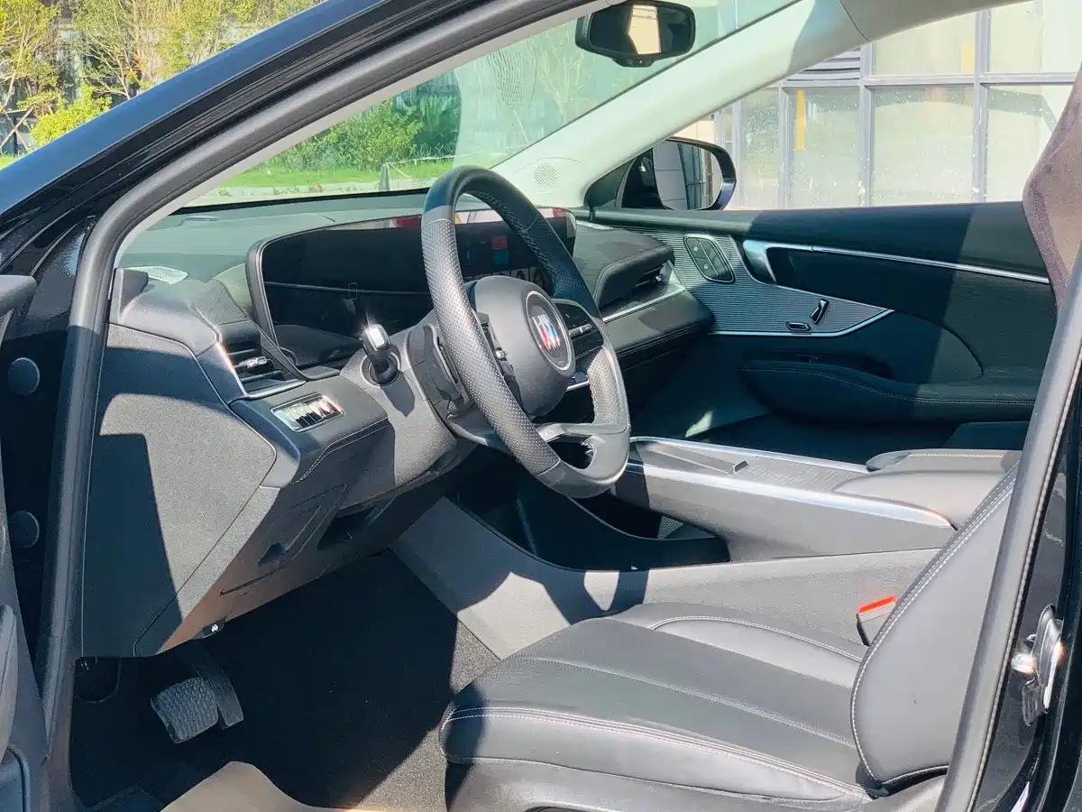 Buick LaCrosse 2025 2025 Model 28T Platinum Edition