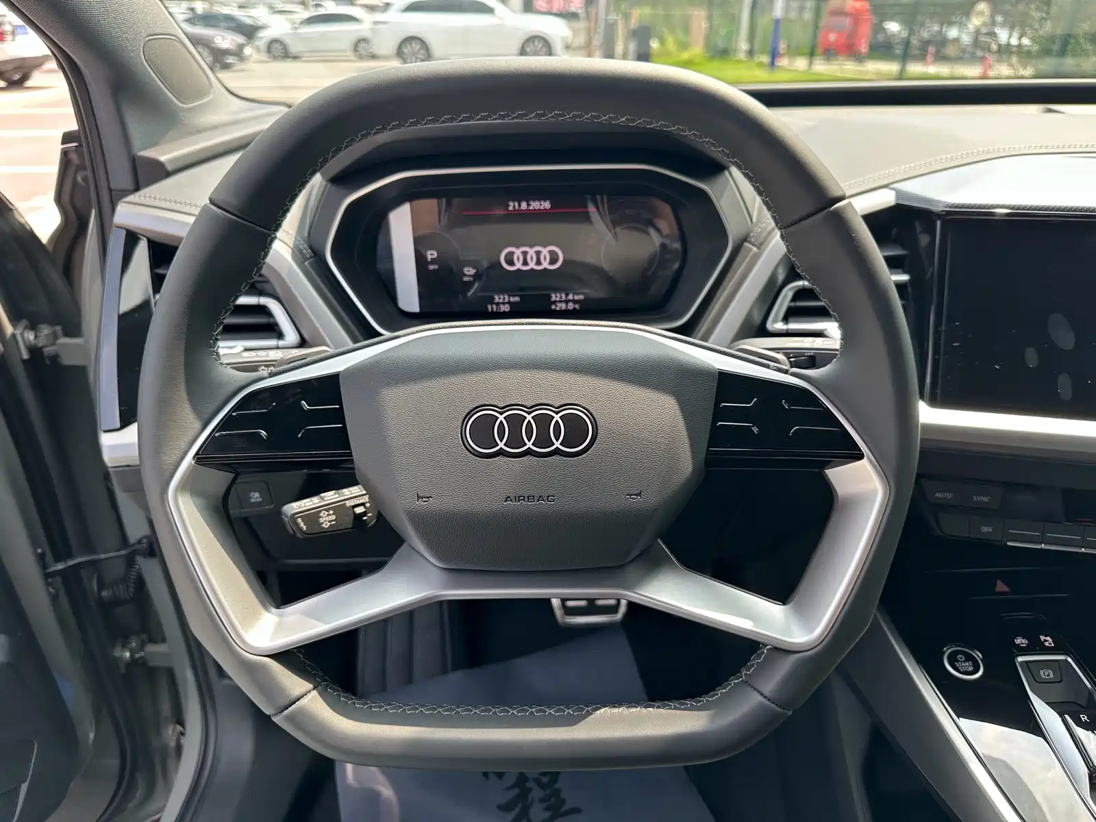 Photo 12 - Audi Q4 e-tron