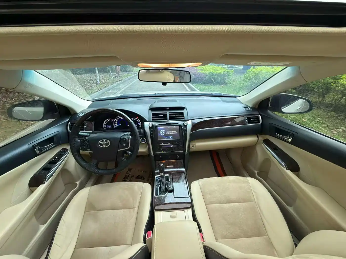 Toyota Camry 2016 2.5G 10th Anniversary Luxury Navigation Edition фото 5