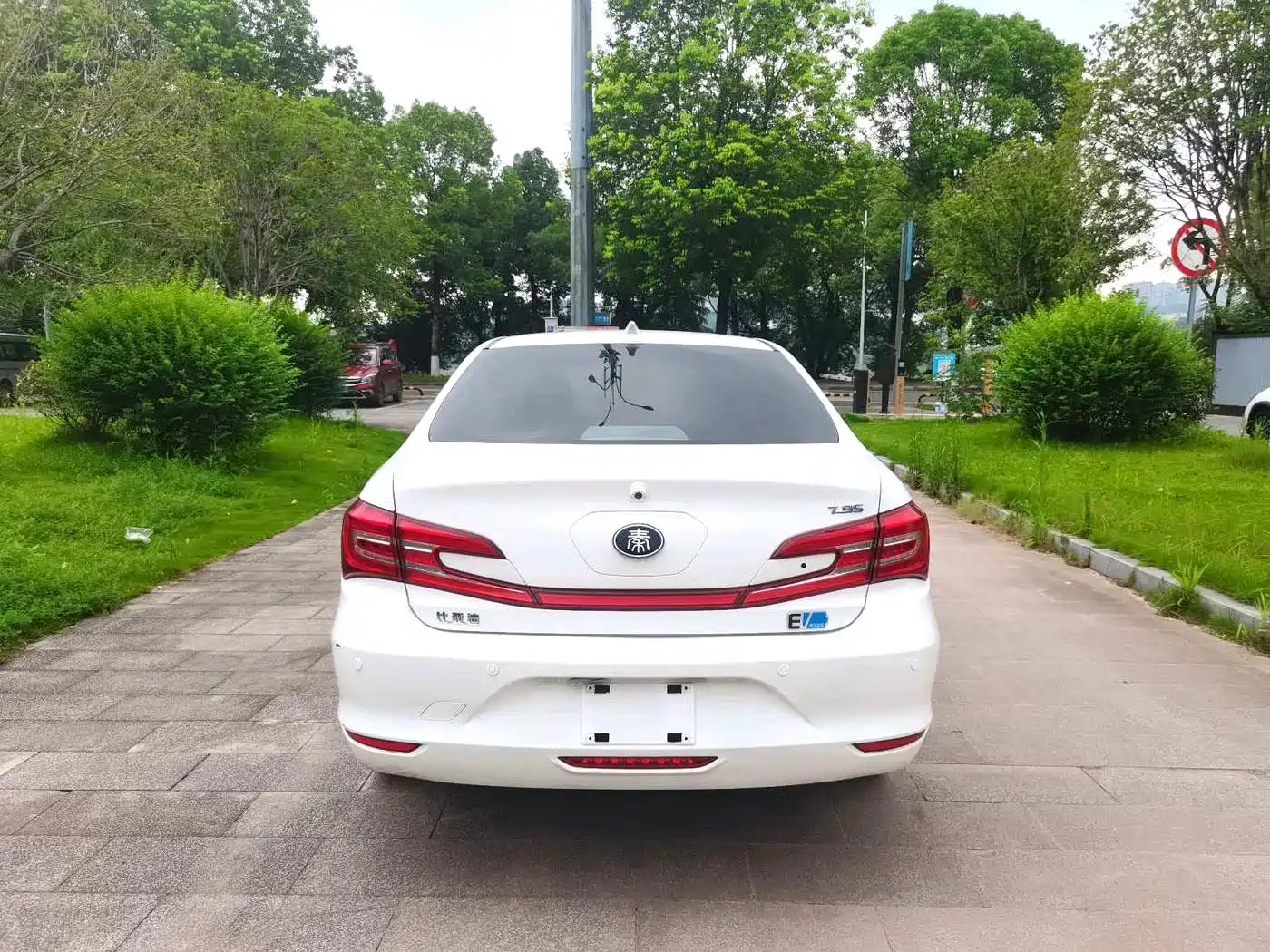 BYD Qin New Energy 2018 2018 Qin EV450 Smart Connected Premium Edition
