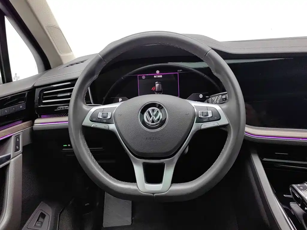 Фото 11 - Volkswagen Touareg