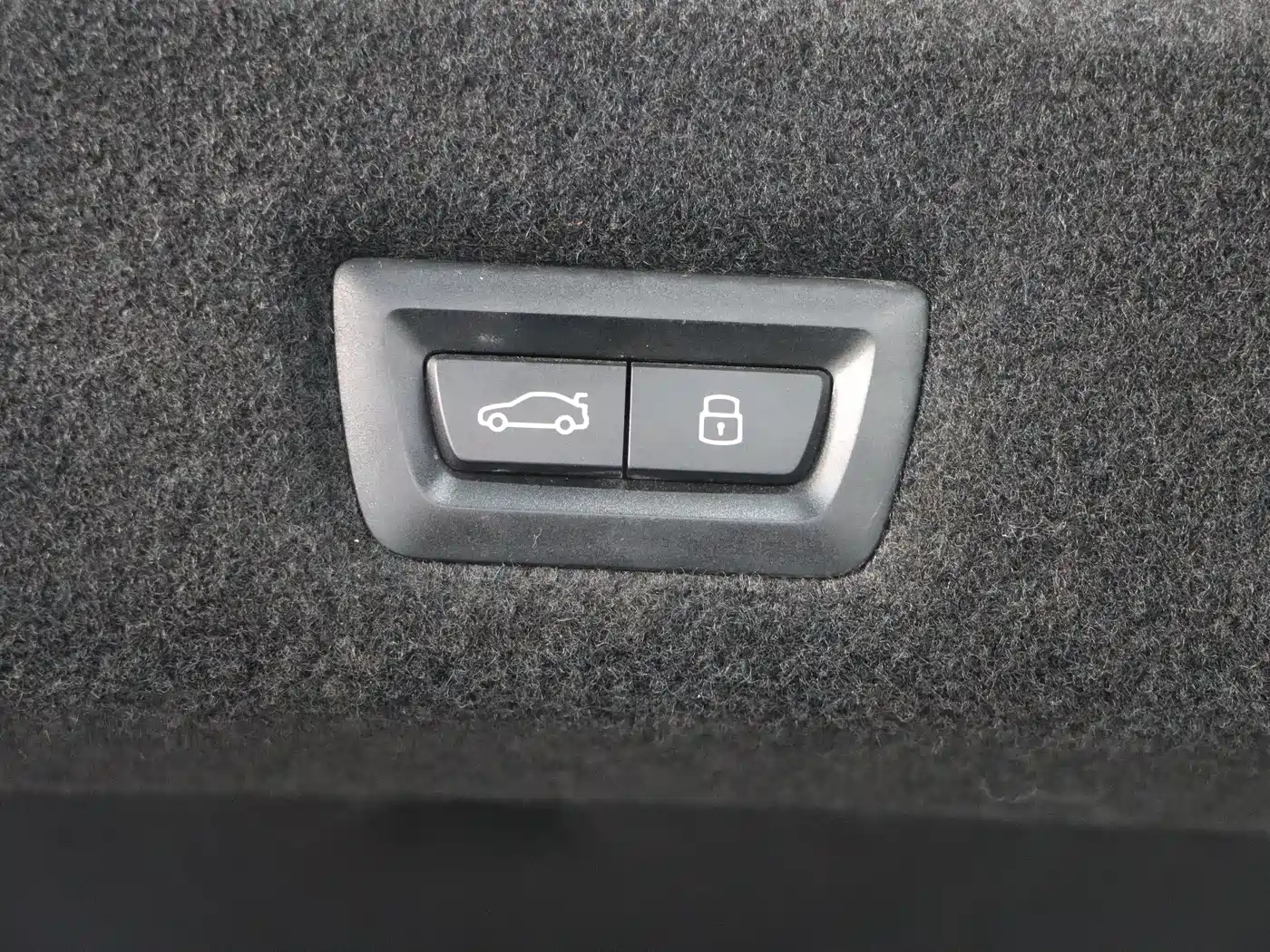 BMW 7 Series 2023 Model 735Li Luxury Package фото 37