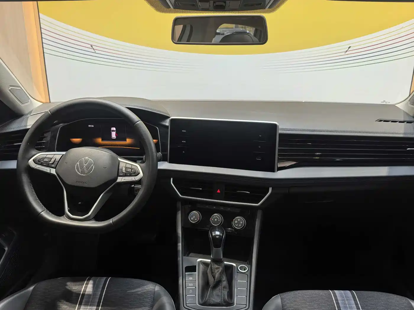 Volkswagen Sagitar 2024 300TSI DSG Flying Edition фото 9