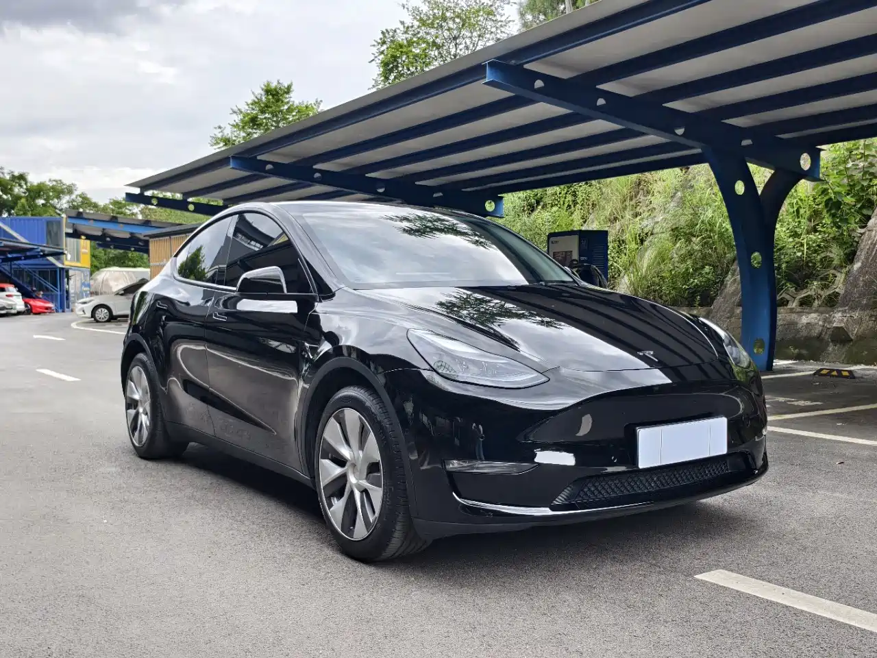 Фото 3 - Tesla Model Y