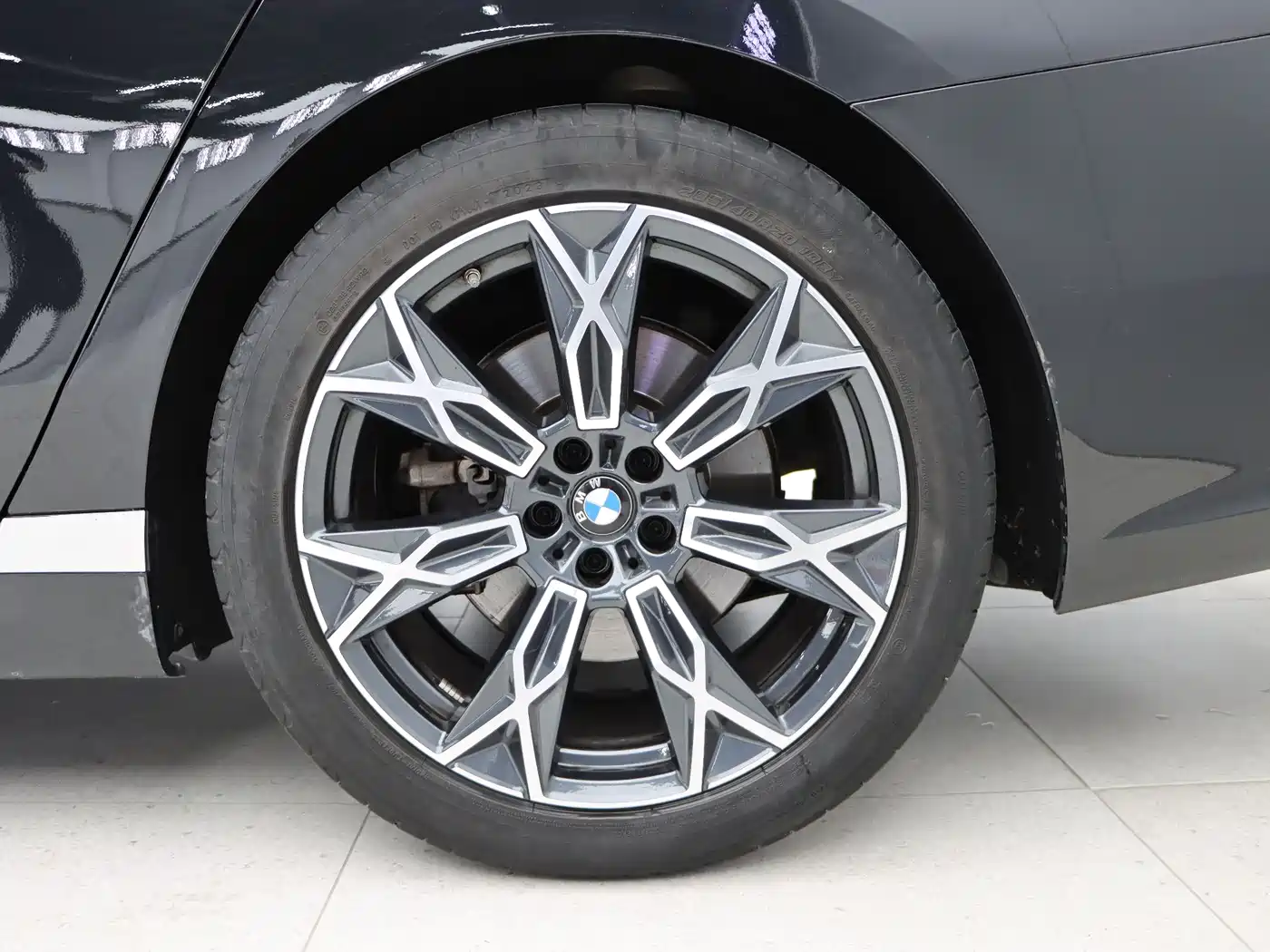 BMW 7 Series 2023 Model 735Li Luxury Package фото 39