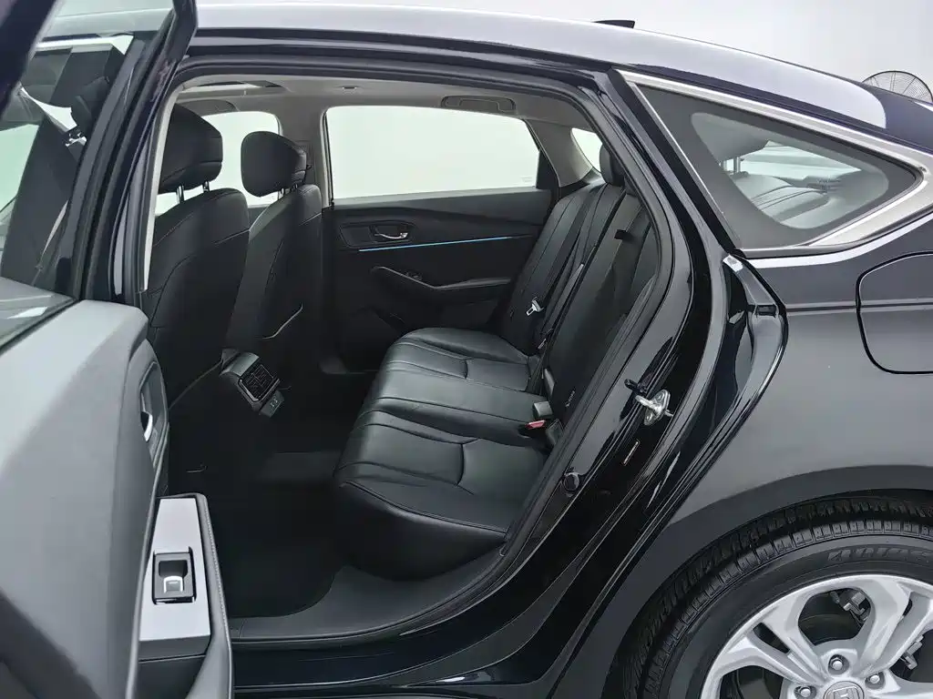 Photo 15 - Honda Accord