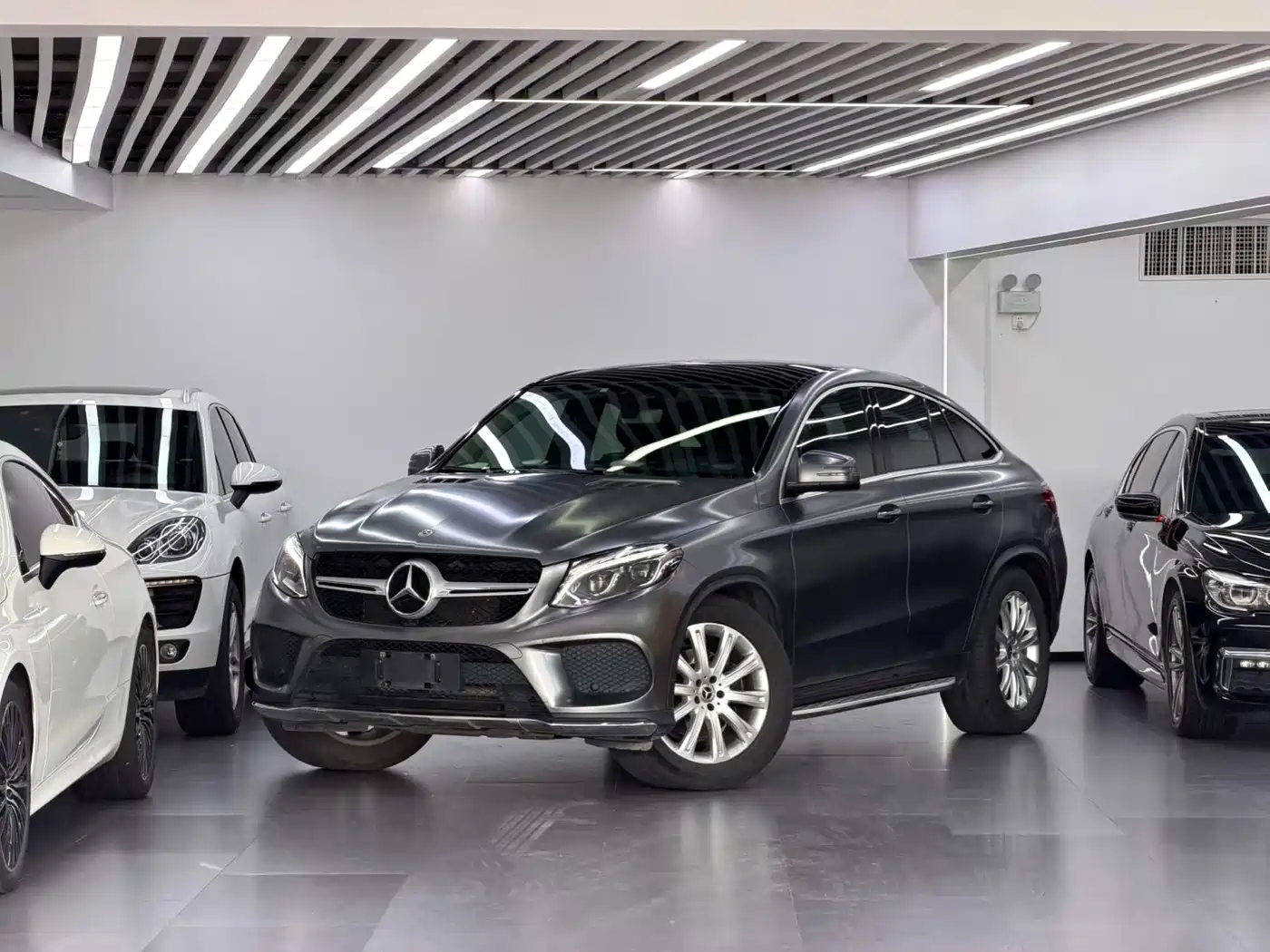 Mercedes-Benz GLE Coupe 2017 GLE 320 4MATIC Coupe SUV