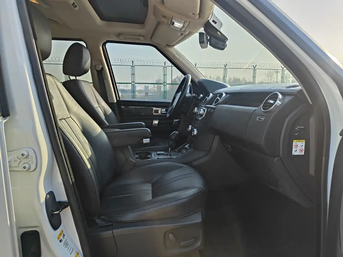 Land Rover Discovery 2012 5.0 V8 HSE фото 10