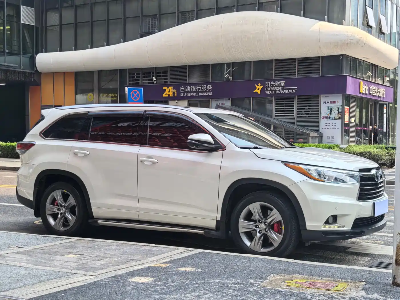 TOYOTA HIGHLANDER