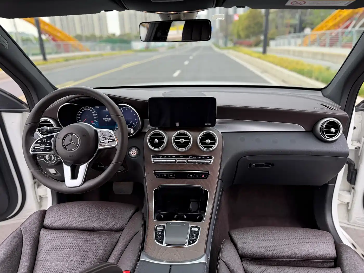 Mercedes-Benz GLC 2020 Facelift GLC 260 L 4MATIC Luxury фото 5