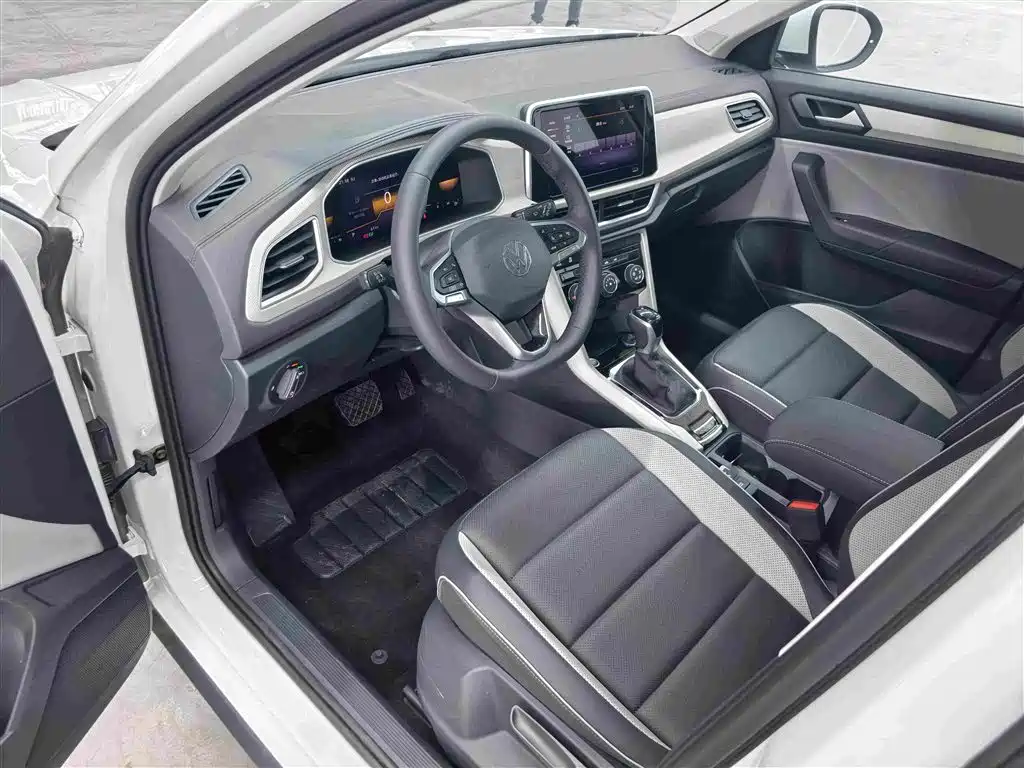 VOLKSWAGEN T-ROC EXPLORING SONGS