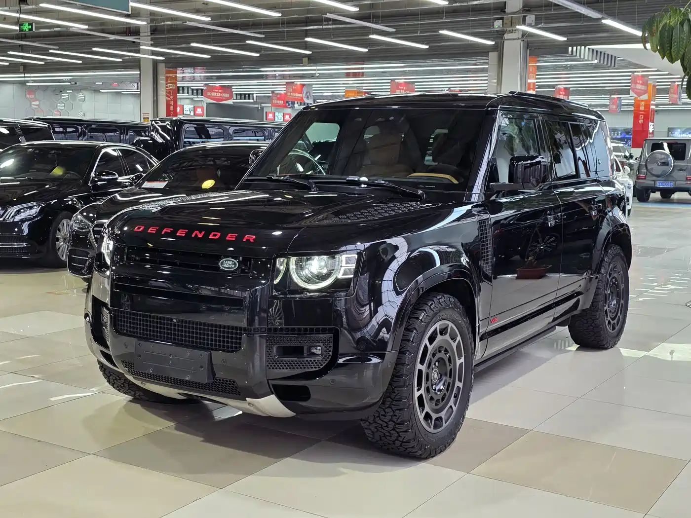 Land Rover Defender 2024 110 5.0T V8