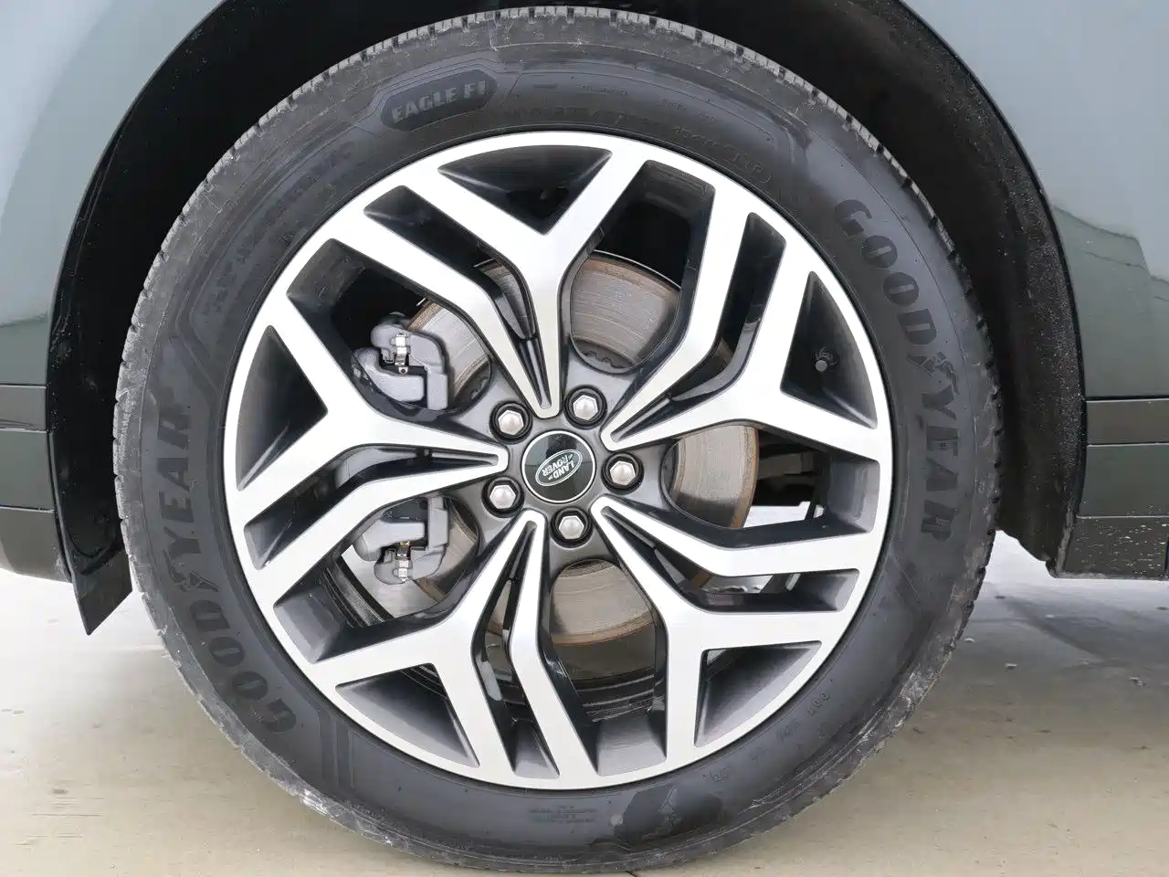 Land Rover Range Rover Evoque 2024 Range Rover Evoque L 249PS Light Master Edition фото 12
