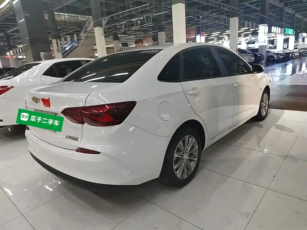 CHEVROLET CRUZE