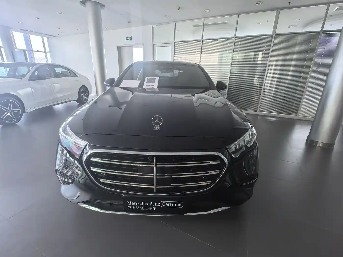 Mercedes-Benz E-Class 2024 Model E 300 L Luxury фото 3