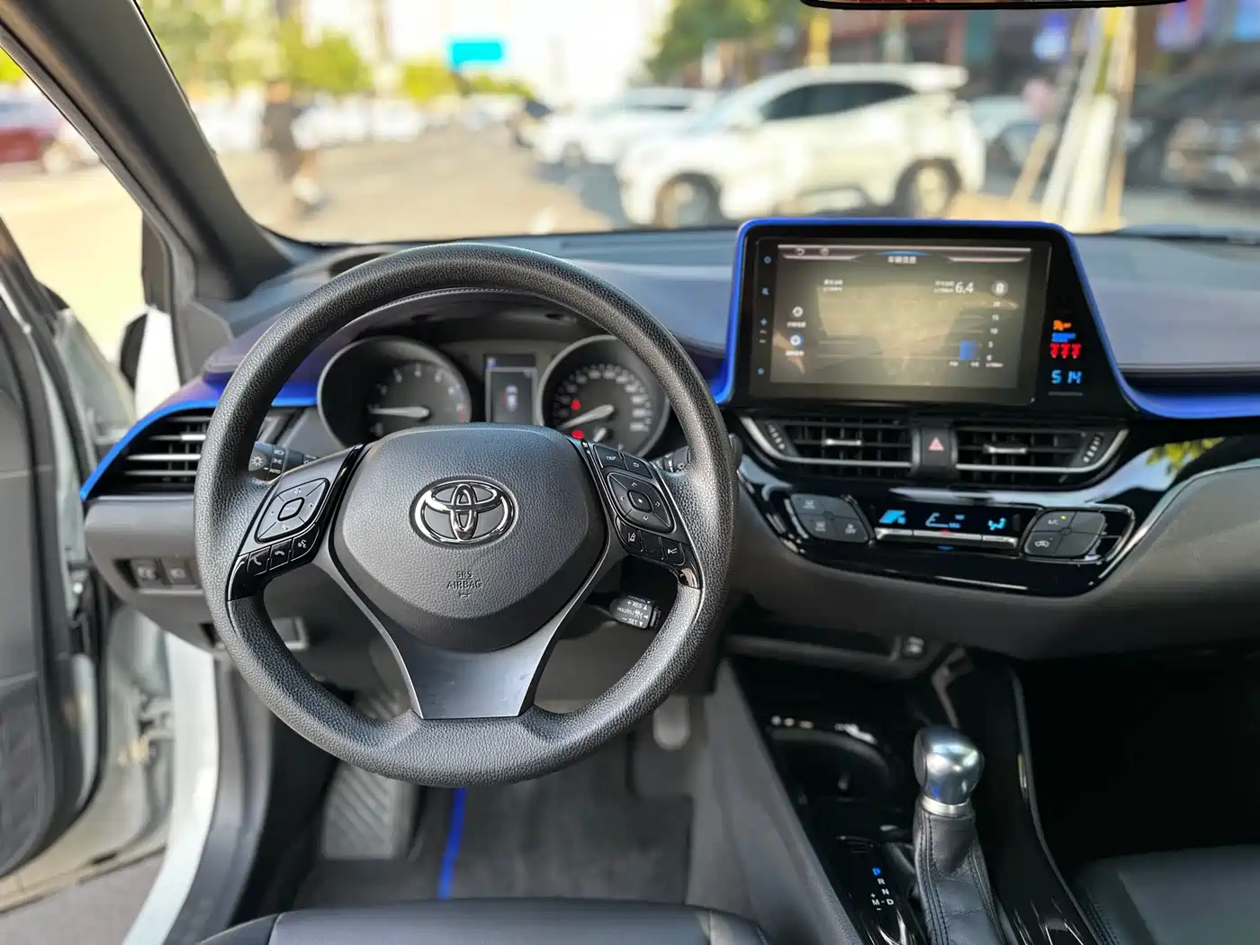 Toyota C-HR 2020 Model 2.0L Leading фото 9
