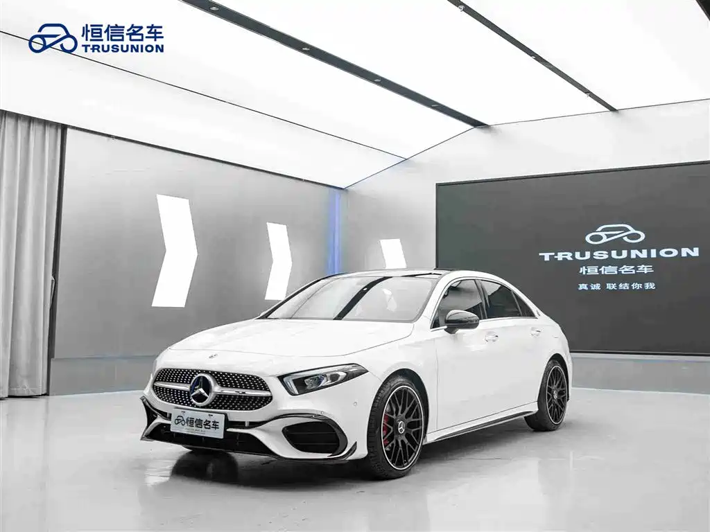 Mercedes-Benz A-Class 2019 A 200 L Sport Sedan фото 3