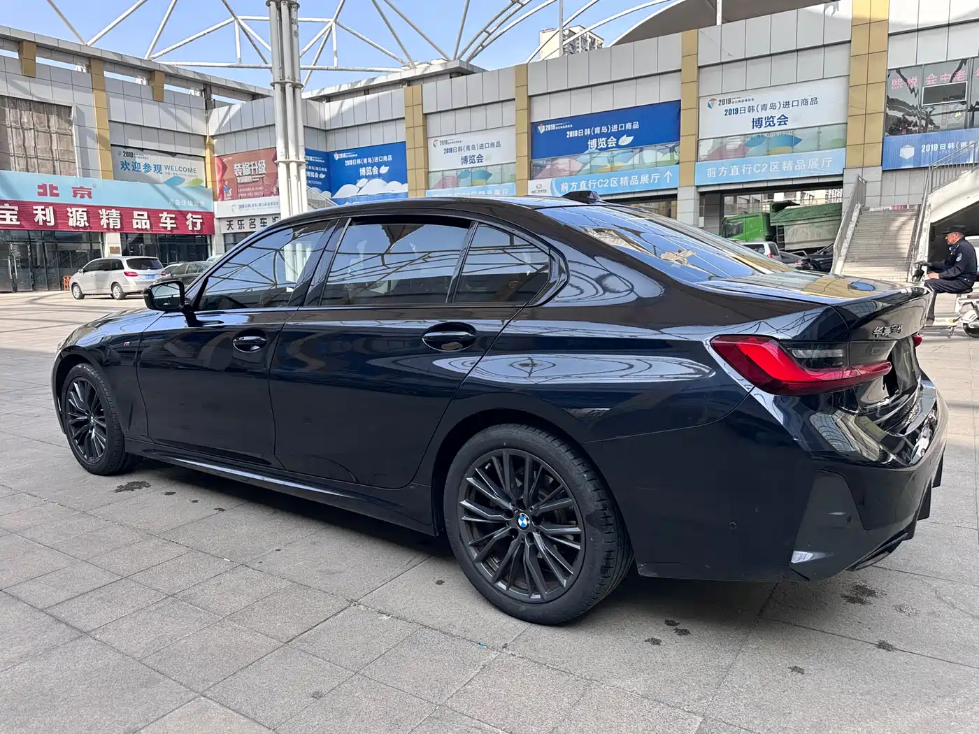 BMW 3 Series 2023 325Li M Sport Black Night Package фото 10