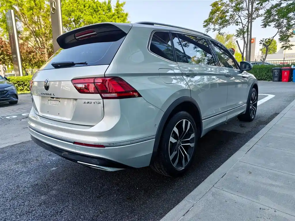 Volkswagen Tiguan L 2021 330TSI Automatic 2WD R-Line Flagship фото 3