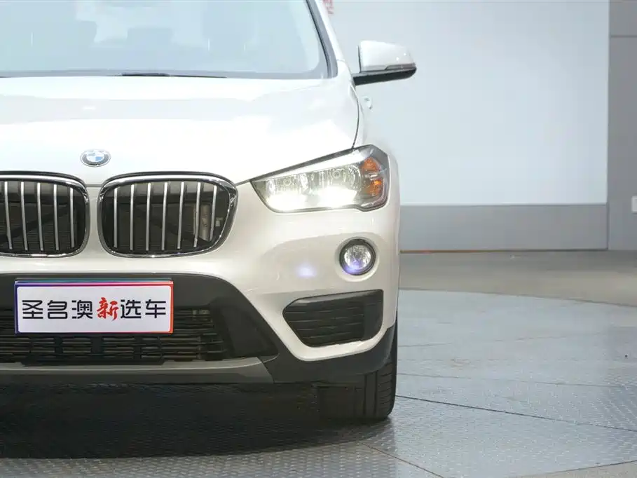 BMW X1 2019 sDrive18Li Fashion Model фото 4