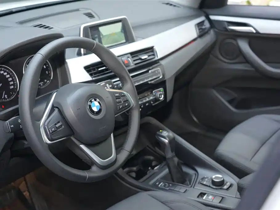 BMW X1 2019 sDrive18Li Fashion Model фото 11