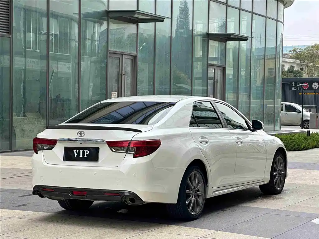 Toyota Reiz 2013 2.5V Premium Edition фото 6