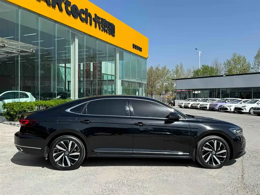 Volkswagen Passat 2022 330TSI Elite Edition фото 4