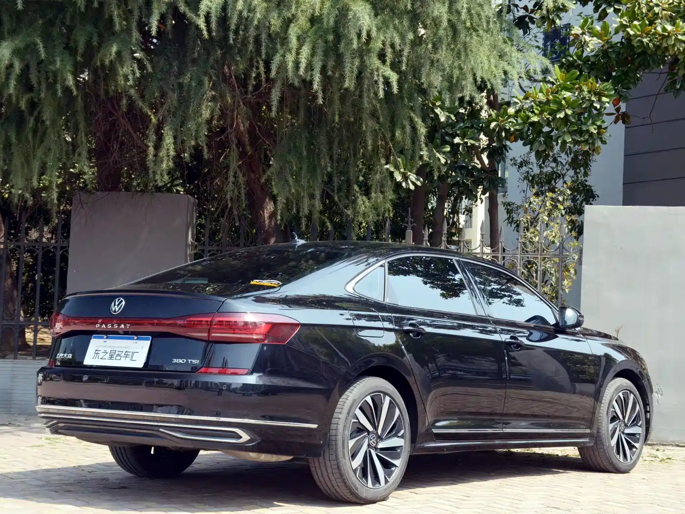 Volkswagen Passat 2024 380TSI Dragon Soaring Edition фото 13