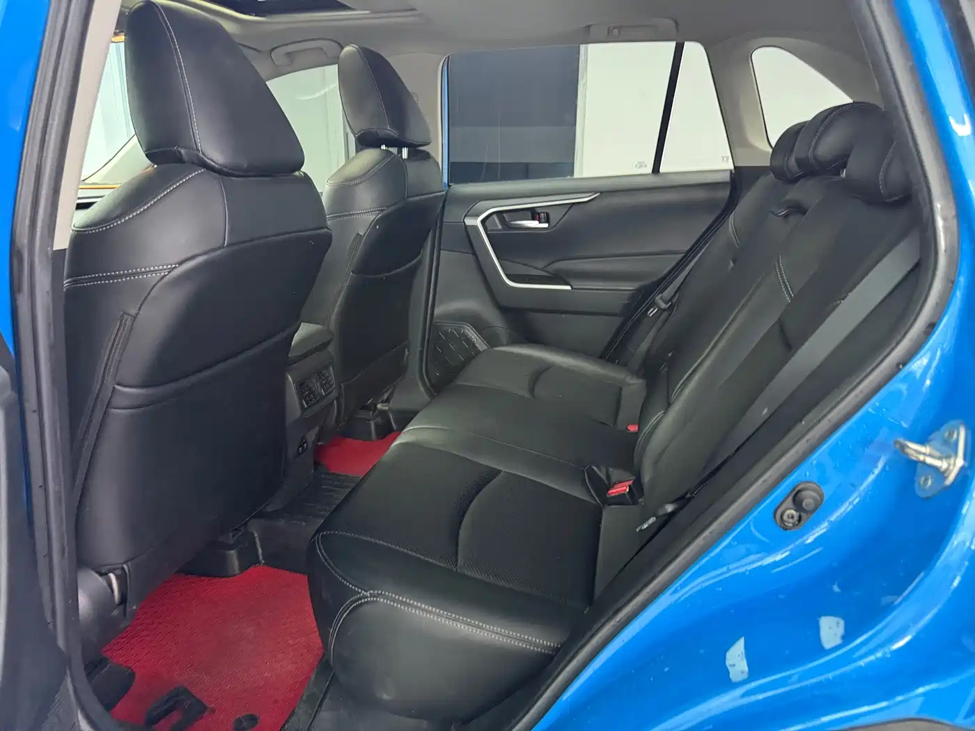 Toyota RAV4 Rongfang 2020 2.0L CVT 2WD Trend Edition фото 5