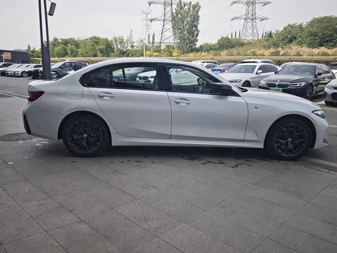 BMW 3 Series 2025 330Li M Sport Night Edition фото 5