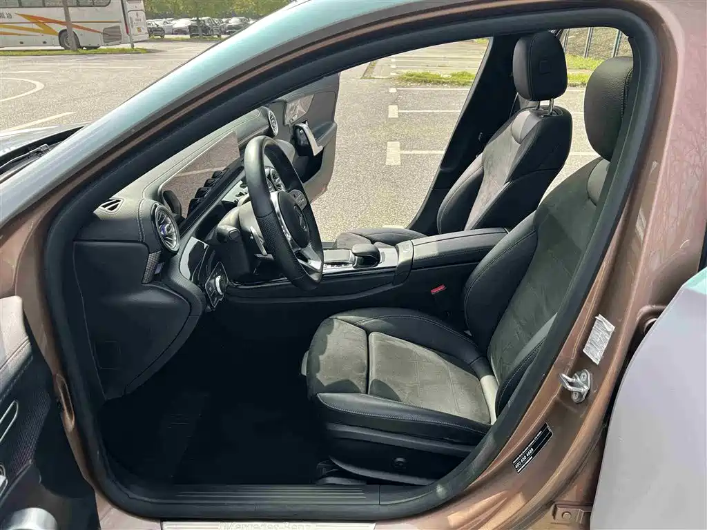 Mercedes-Benz A-Class 2019 A 200 L Sport Sedane Pioneer Special Edition фото 13