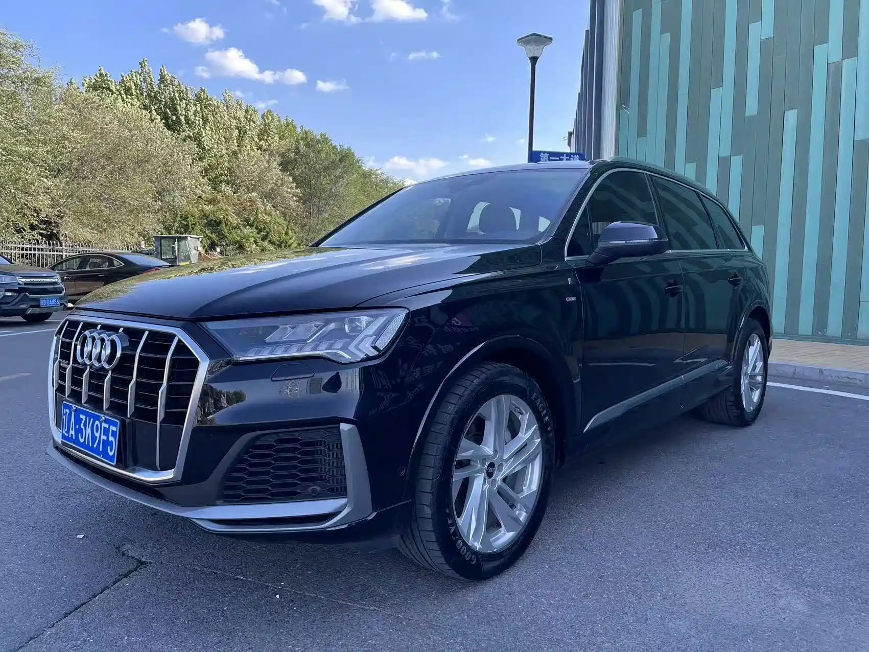Photo 1 - Audi Q7
