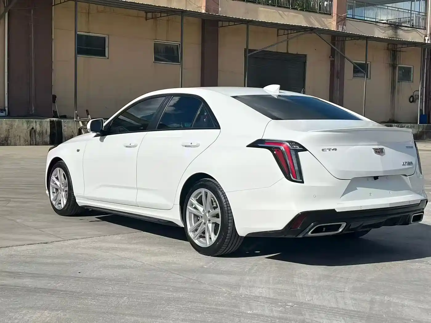 CADILLAC CT4