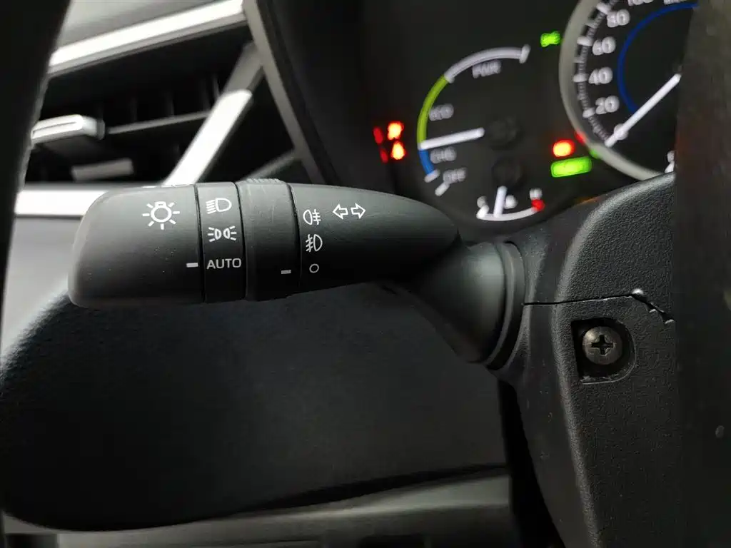 Toyota Corolla 2021 Hybrid 1.8L E-CVT Elite Edition фото 21