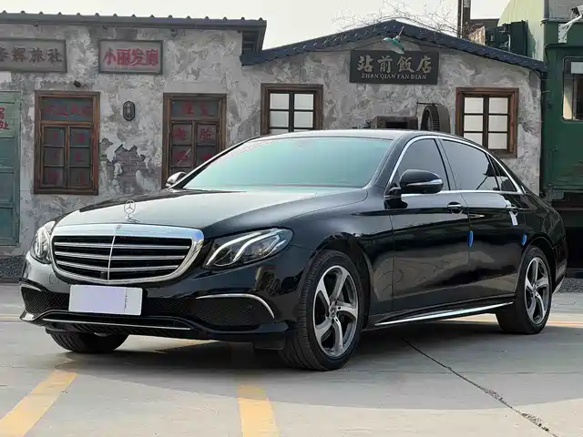 MERCEDES-BENZ E CLASS