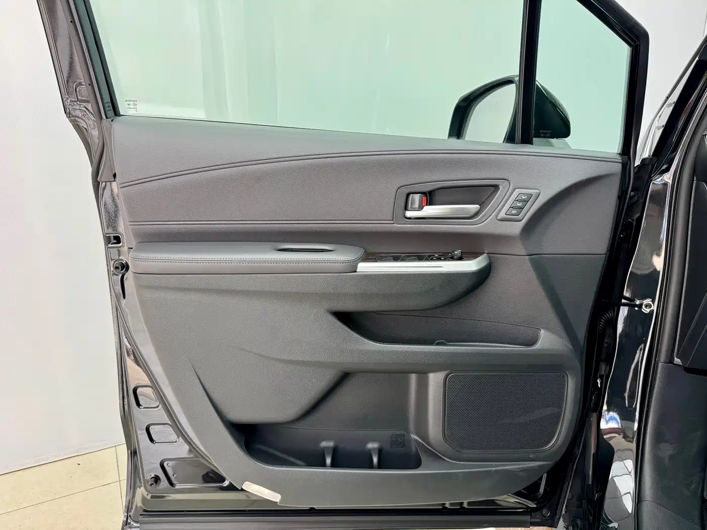 TOYOTA GREVIA