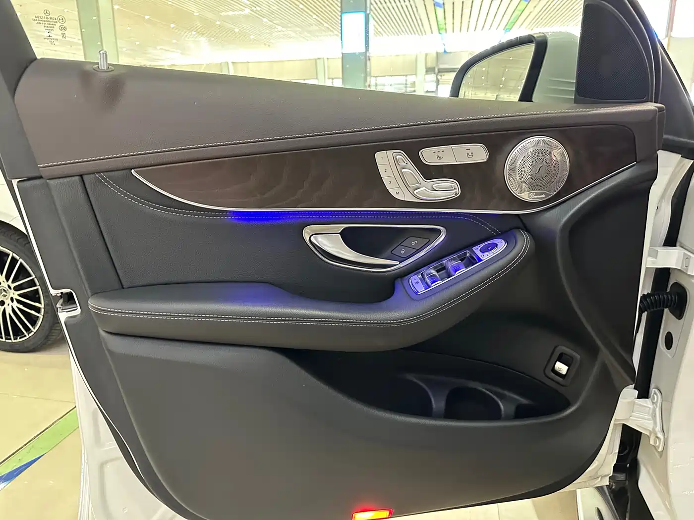 Mercedes-Benz GLC 2020 Facelift GLC 300 L 4MATIC Dynamic фото 12