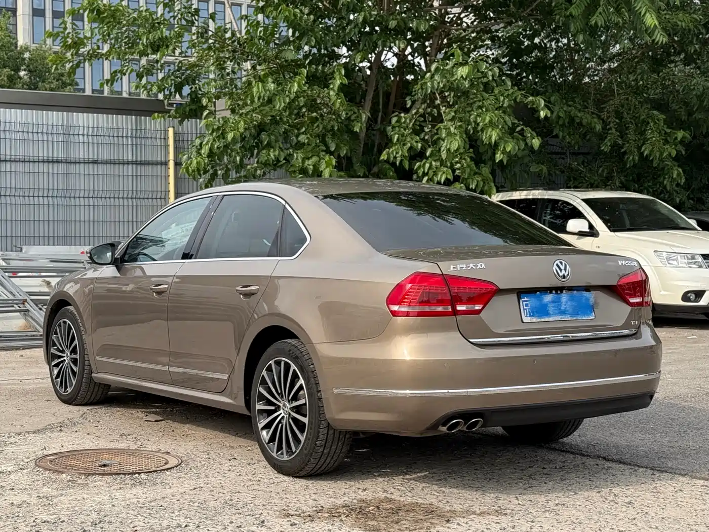 Volkswagen Passat 2014 1.8TSI DSG Executive Edition фото 6