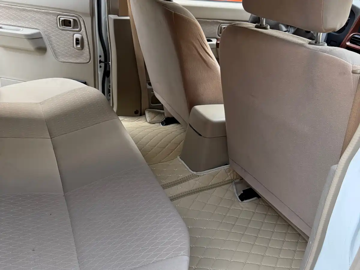 Nissan ZN Van 2015 2013 2.4L 2WD Luxury 5-seater
