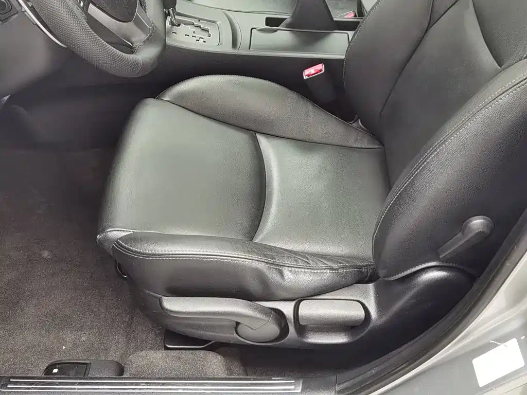 Mazda Mazda3 Axela 2013 2012 Hatchback 2.0L Automatic Luxury