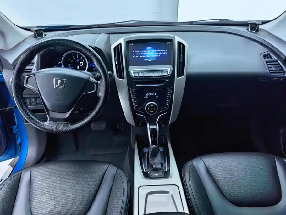 Фото 12 - Luxgen U6 SUV