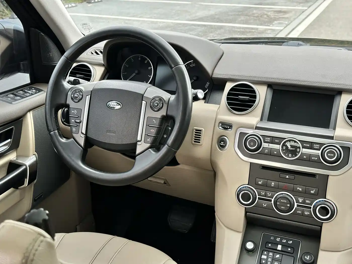 Land Rover Discovery 2016 3.0 SC V6 HSE Luxury фото 15