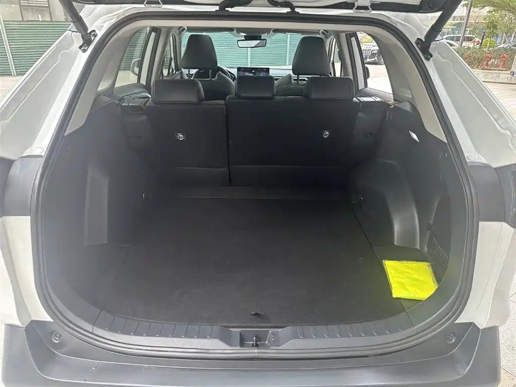 Toyota Wildlander 2023 Hybrid 2.5L E-CVT AWD Premium Edition фото 20