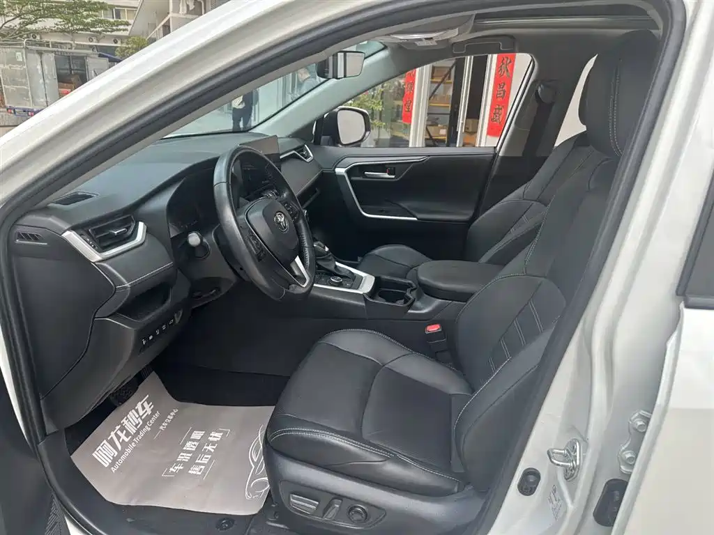Toyota Wildlander 2023 Hybrid 2.5L E-CVT AWD Premium Edition фото 16