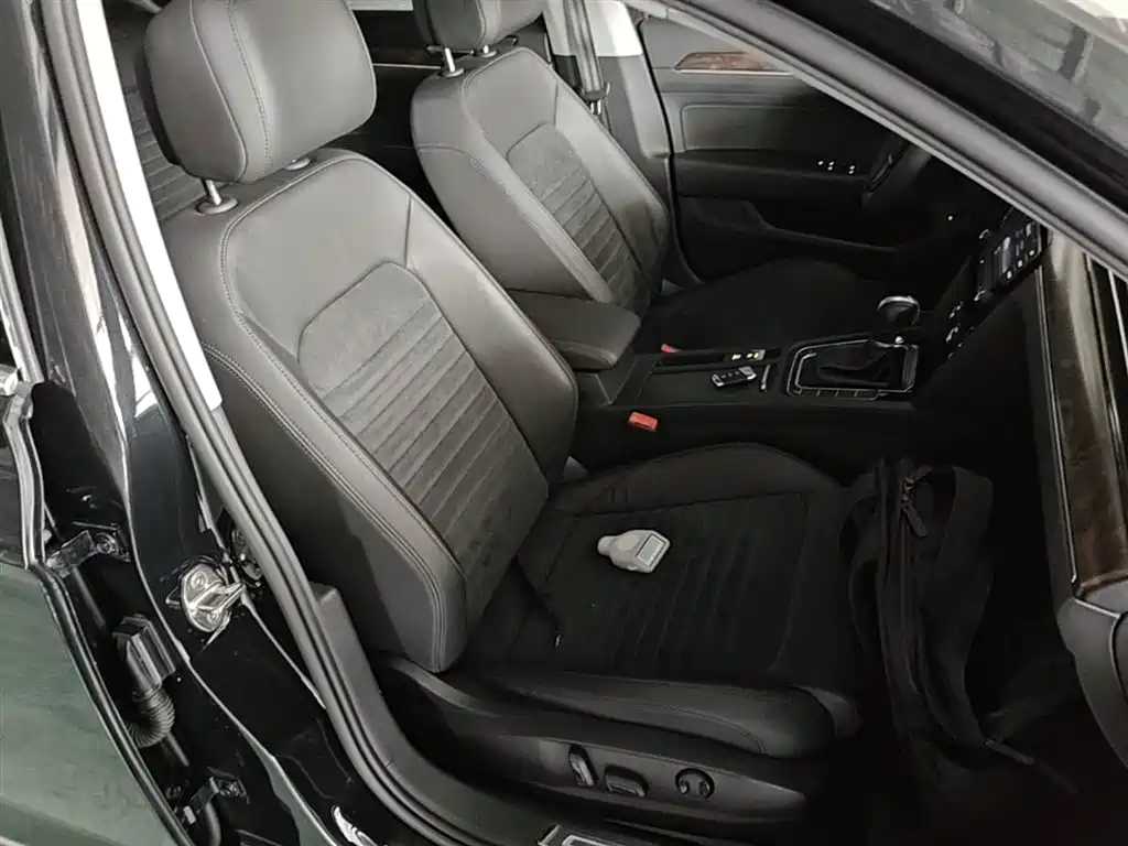 Volkswagen Magotan 2017 380TSI DSG Luxury фото 16