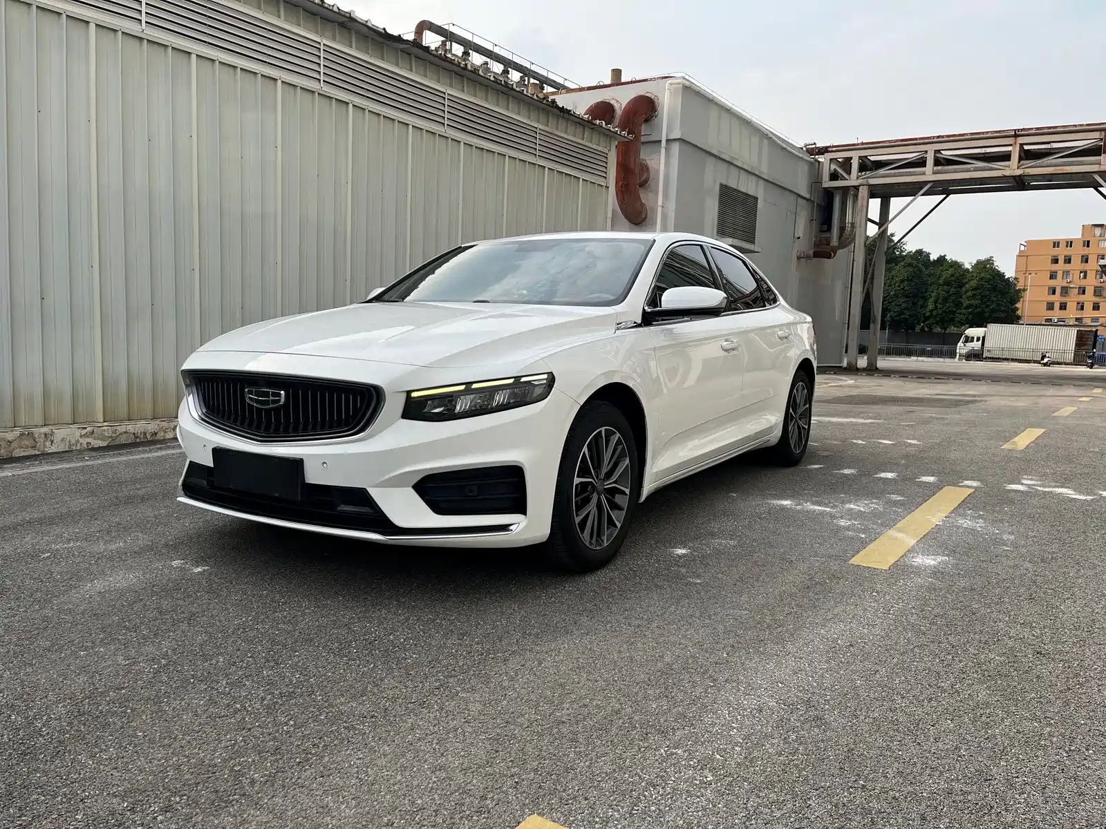 Фото 1 - Geely Preface