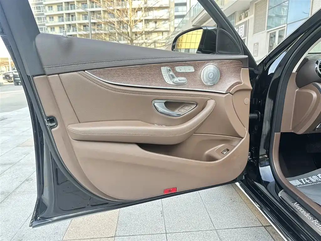 Mercedes-Benz E-Class 2023 Facelift E 300 L Luxury фото 25