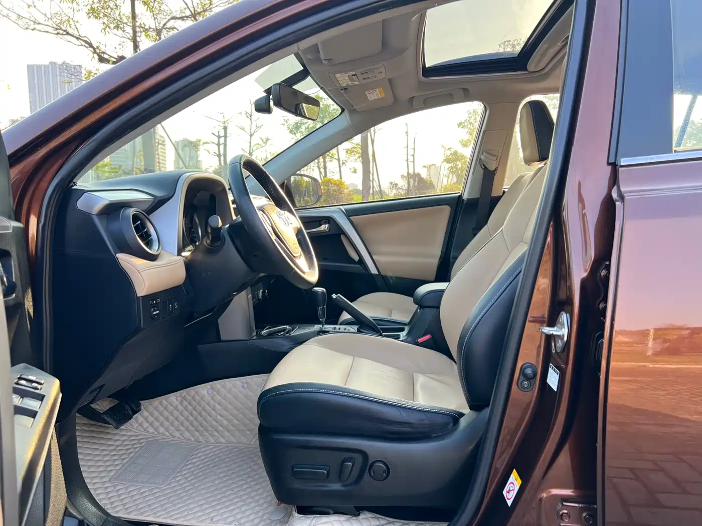 Toyota RAV4 Rongfang 2016 2.0L CVT 2WD Smart (China V) фото 10