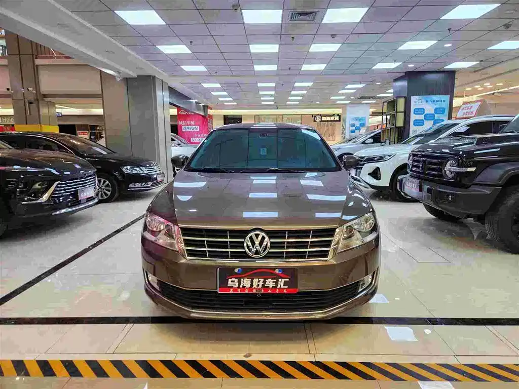 Volkswagen Lavida Tour 2015 1.6L Automatic Comfort Edition фото 7