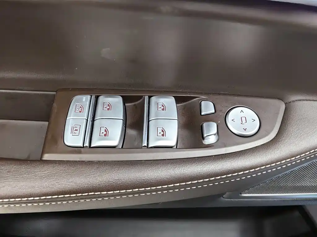 Photo 9 - BMW 7 Series